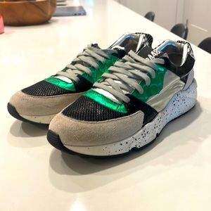 P448 Green and Black Womens Athletic Sneakers